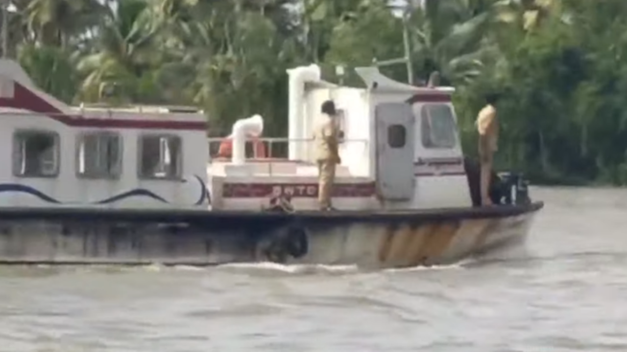 vaikkom boat accident