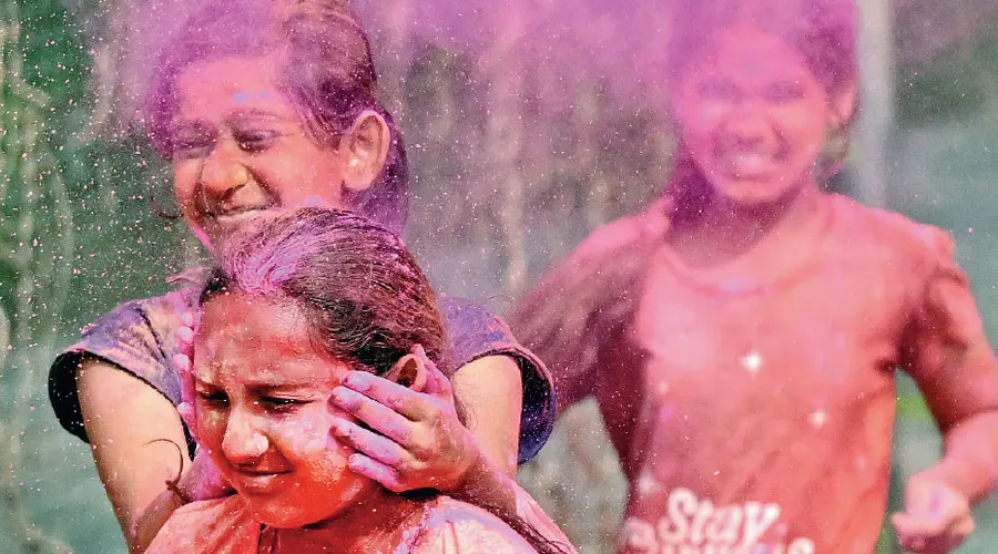 holi