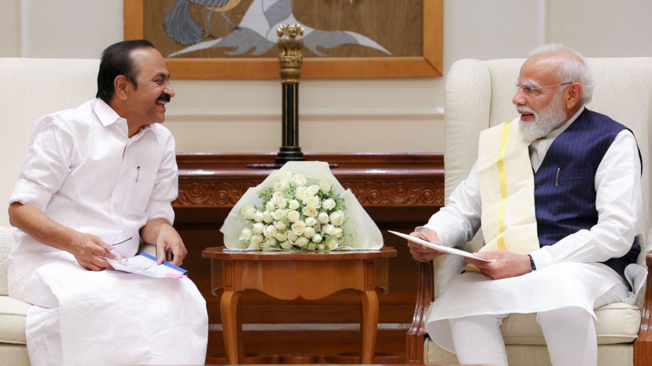vd satheesan modi.JPG