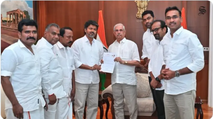 vijay meets governor arlekar