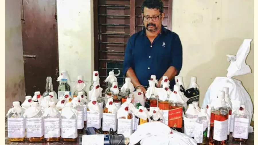 വ്യാജ മദ്യം നിർമിച്ചതിന് പിടിയിലായ സുൽഫിക്കർ