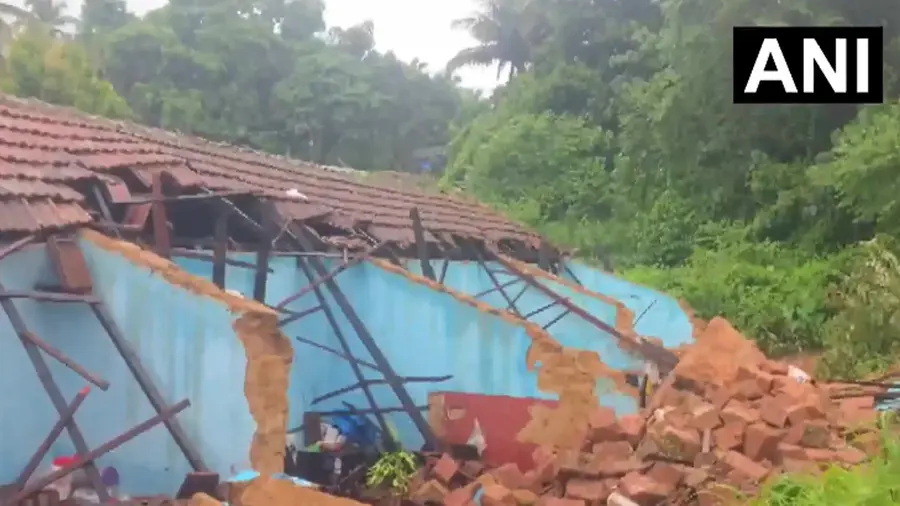 wall collapse_house_mangalore