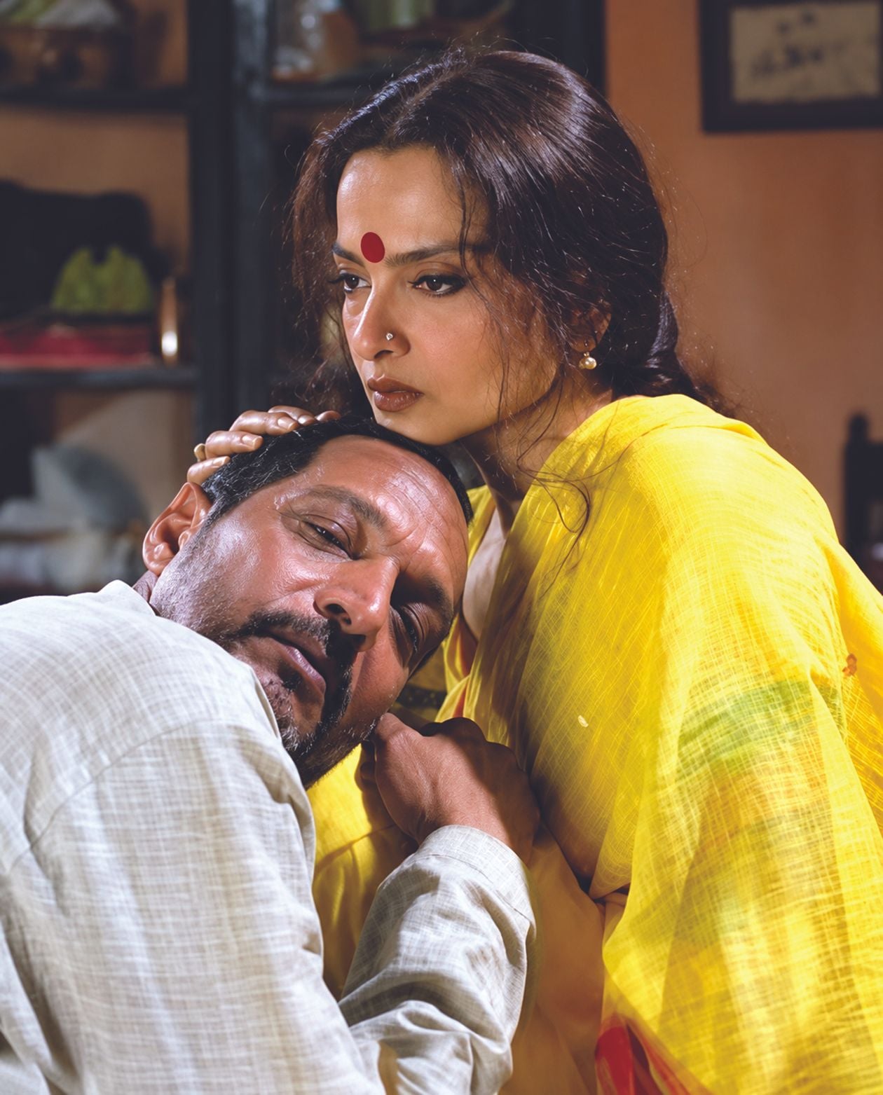 ‘യാത്ര’യിൽ നാന പടേക്കറും രേഖയും