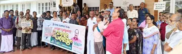 കേരള യുക്തിവാദി സംഘത്തിന്റെ നേതൃത്വത്തിൽ കലിക്കറ്റ് സർവകലാശാലയിലേക്ക് നടന്ന മാർച്ച് പ്രൊഫ. കെ പാപ്പുട്ടി
ഉദ്ഘാടനം ചെയ്യുന്നു